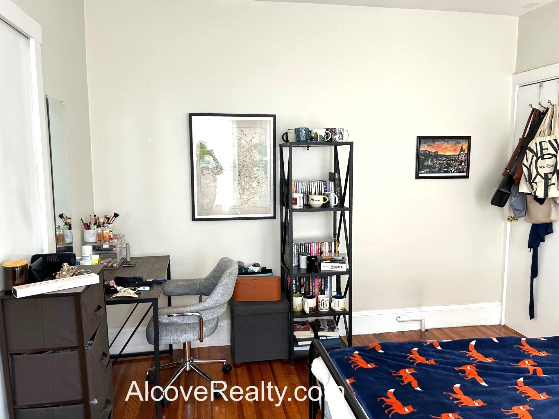 3 bed, 1 bath apartment for rent at 24 Burnham St Unit 2, Tufts — photo 6 of 12