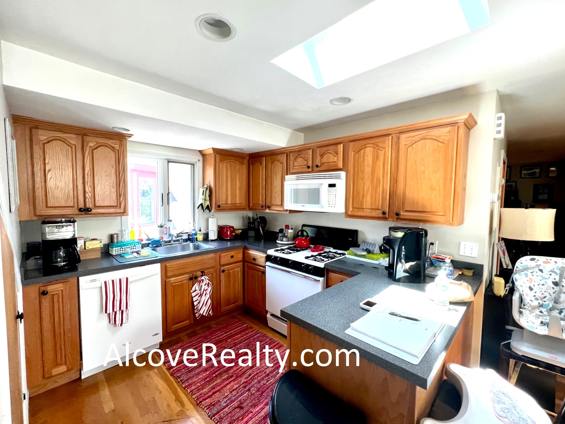 2 bed, 1 bath apartment for rent at 24 Burnham St Unit 3, Tufts — photo 3 of 15