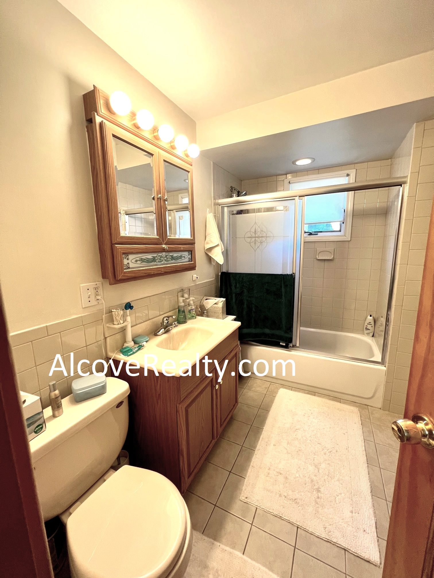 2 bed, 1 bath apartment for rent at 24 Burnham St Unit 3, Tufts — photo 14 of 15
