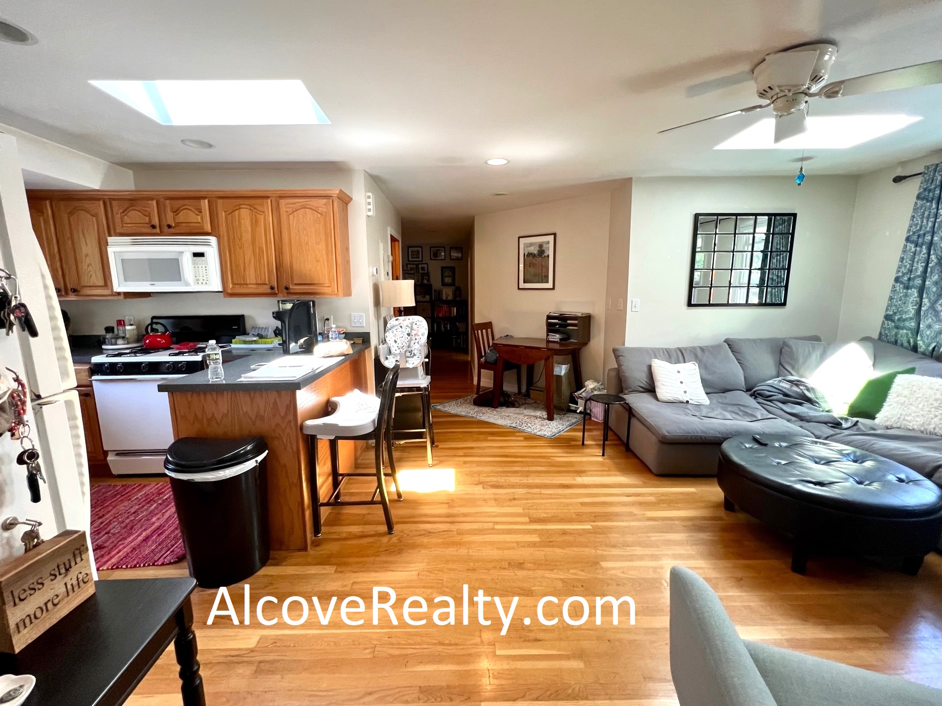 2 bed, 1 bath apartment for rent at 24 Burnham St Unit 3, Tufts — photo 2 of 15