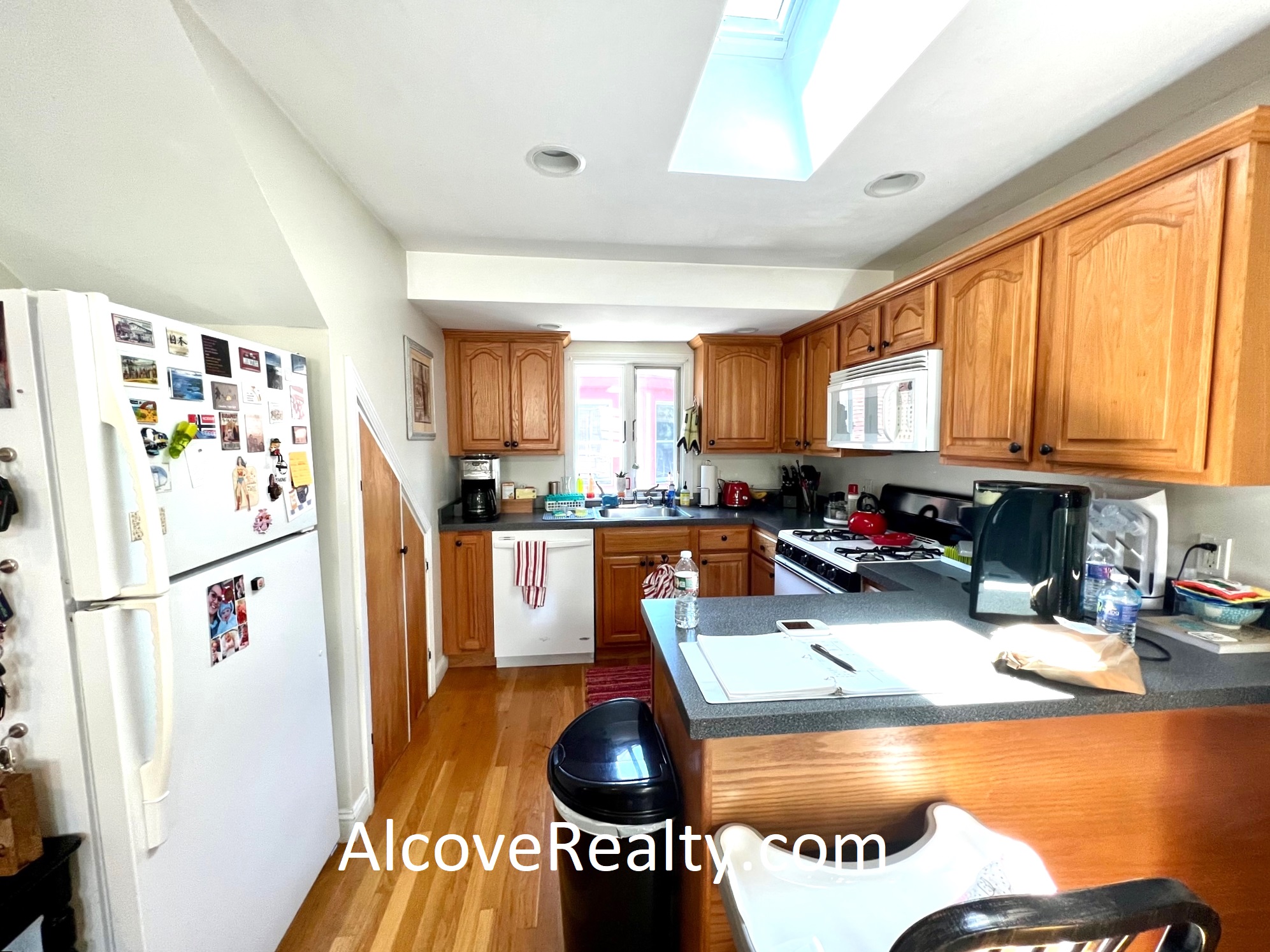 2 bed, 1 bath apartment for rent at 24 Burnham St Unit 3, Tufts — photo 4 of 15