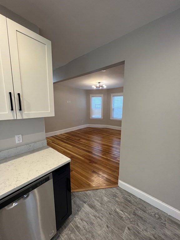 3 bed, 2 bath apartment for rent at 24 Buttonwood St Unit 2, Dorchester — photo 3 of 11