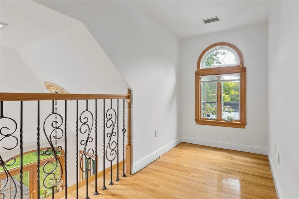 5 bed, 3 bath apartment for rent at 24 Carthay Cir, Newton Highlands — photo 10 of 25