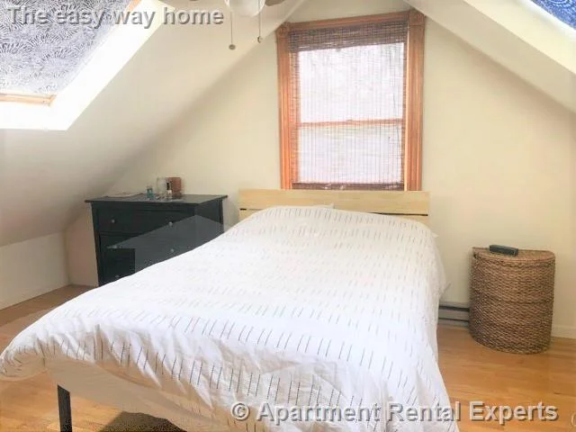 4 bed, 2 bath apartment for rent at 24 Central Rd Unit 3, Spring Hill — photo 8 of 14