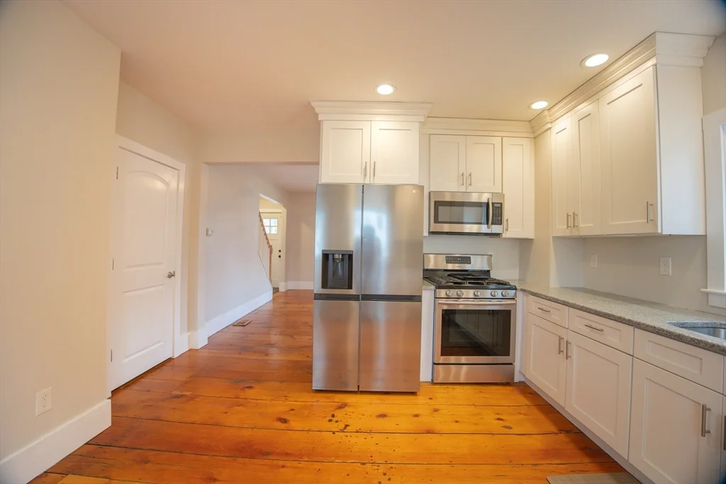 3 bed, 2 bath apartment for rent at 24 Charles St Unit 1, Westborough — photo 15 of 42