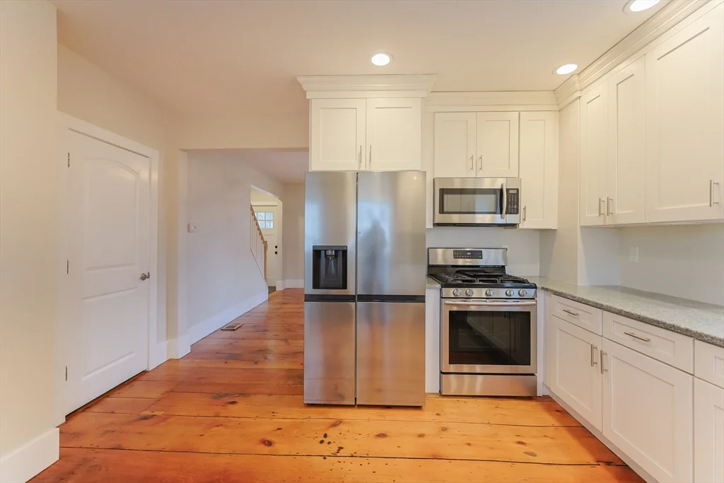 3 bed, 2 bath apartment for rent at 24 Charles St Unit 1, Westborough — photo 14 of 42