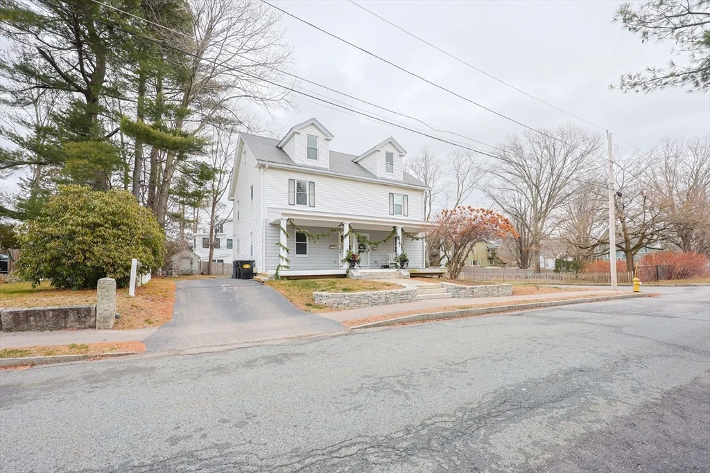 3 bed, 2 bath apartment for rent at 24 Charles St Unit 1, Westborough — photo 5 of 42