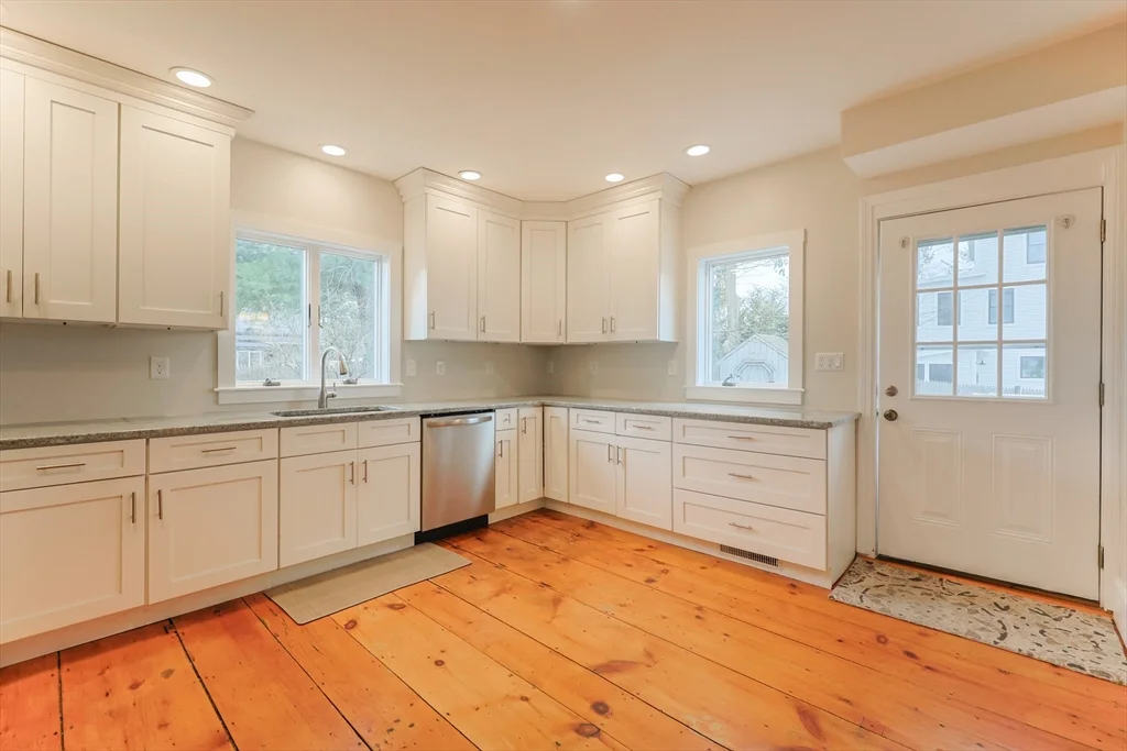 3 bed, 2 bath apartment for rent at 24 Charles St Unit 1, Westborough — photo 10 of 42