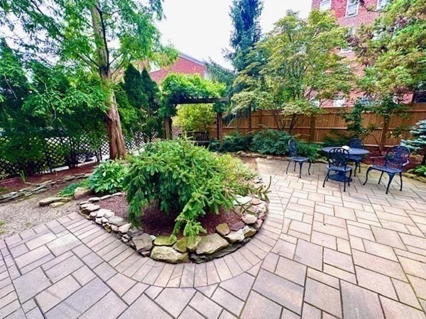 1 bed, 1 bath apartment for rent at 24 Chatham St Unit 1R, Mid Cambridge — photo 3 of 19