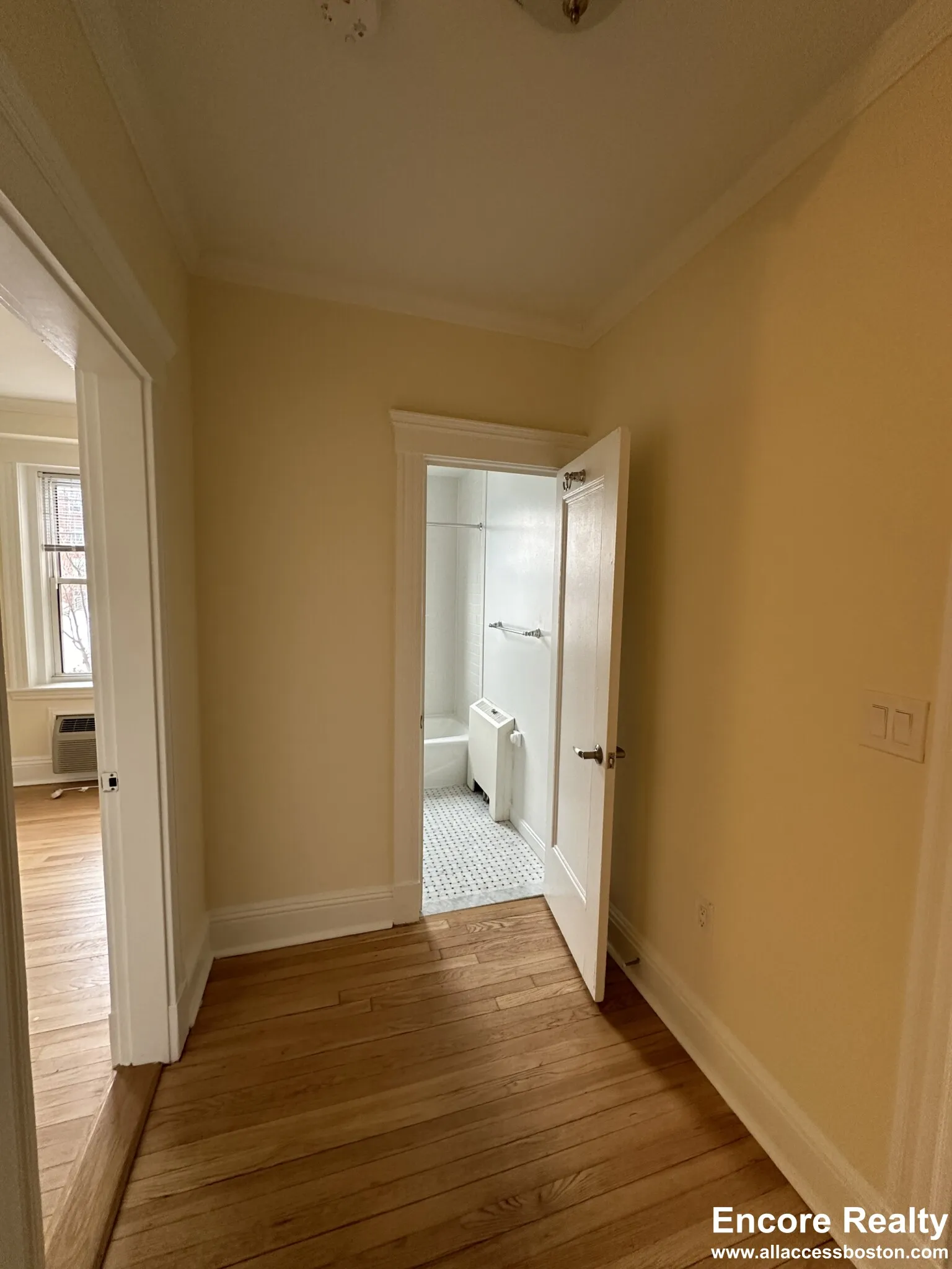 1 bed, 1 bath apartment for rent at 24 Chauncy St Unit 09, Neighborhood Nine — photo 7 of 16