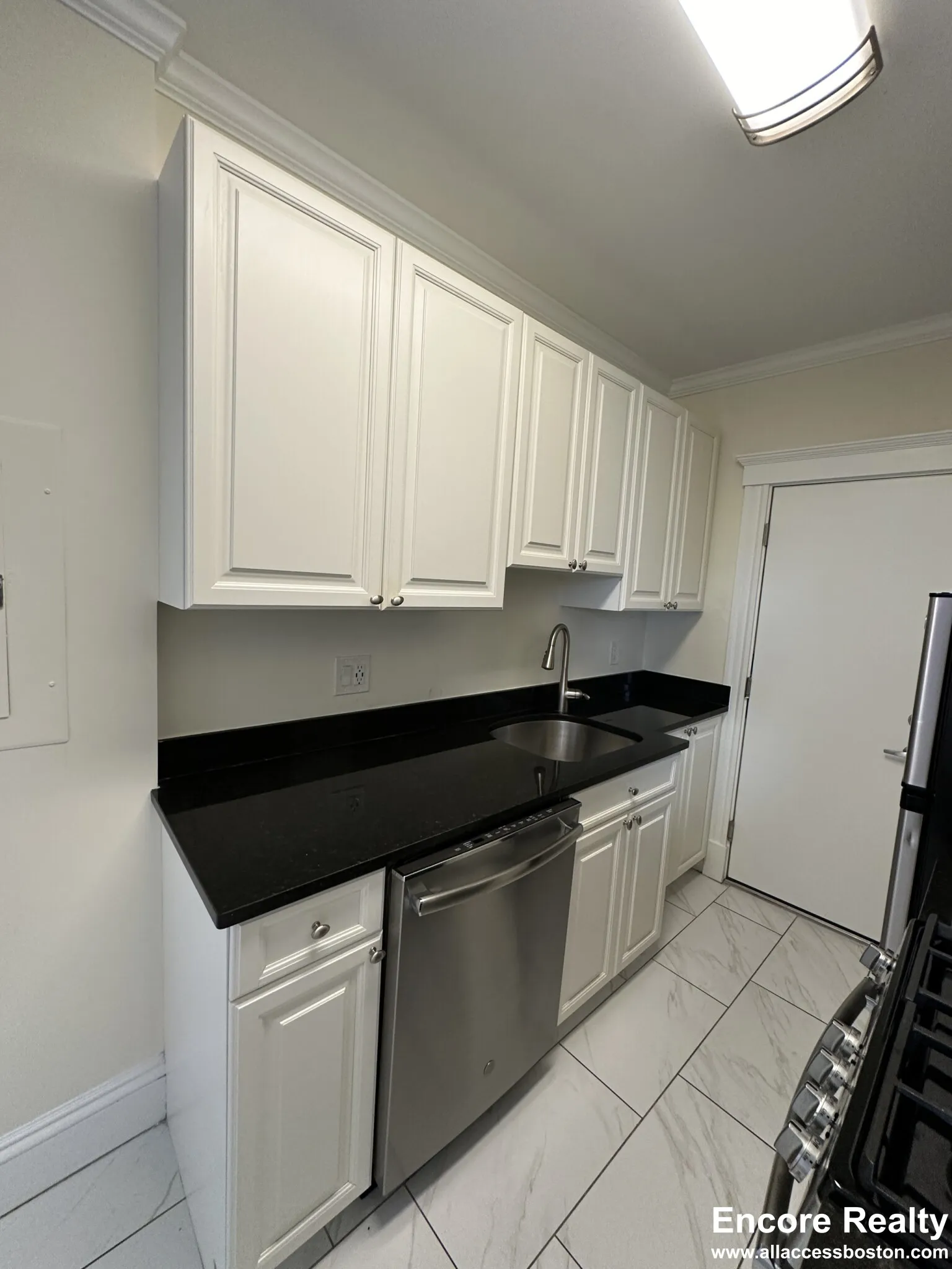 1 bed, 1 bath apartment for rent at 24 Chauncy St Unit 09, Neighborhood Nine — photo 4 of 16