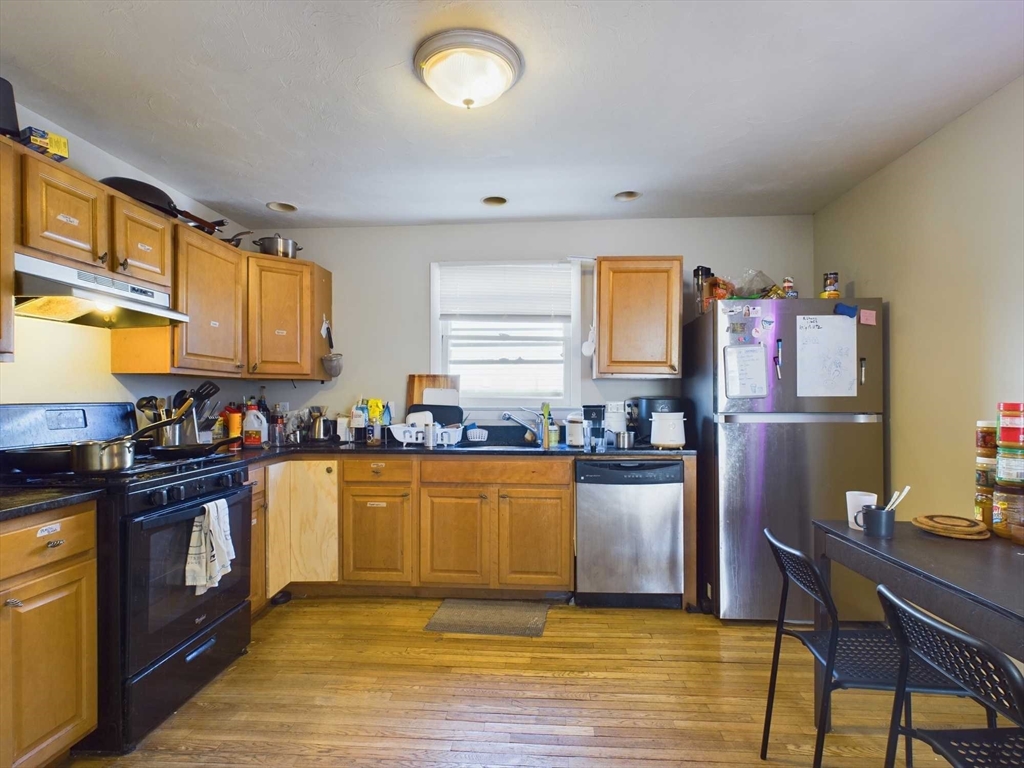 6 bed, 2.5 bath apartment for rent at 24 Chester St Unit 1, Brighton