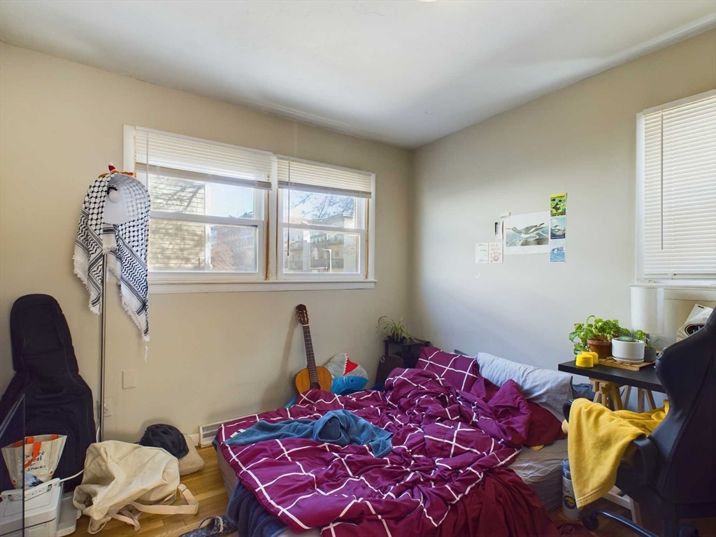 6 bed, 2.5 bath apartment for rent at 24 Chester St Unit 1, Brighton — photo 3 of 14
