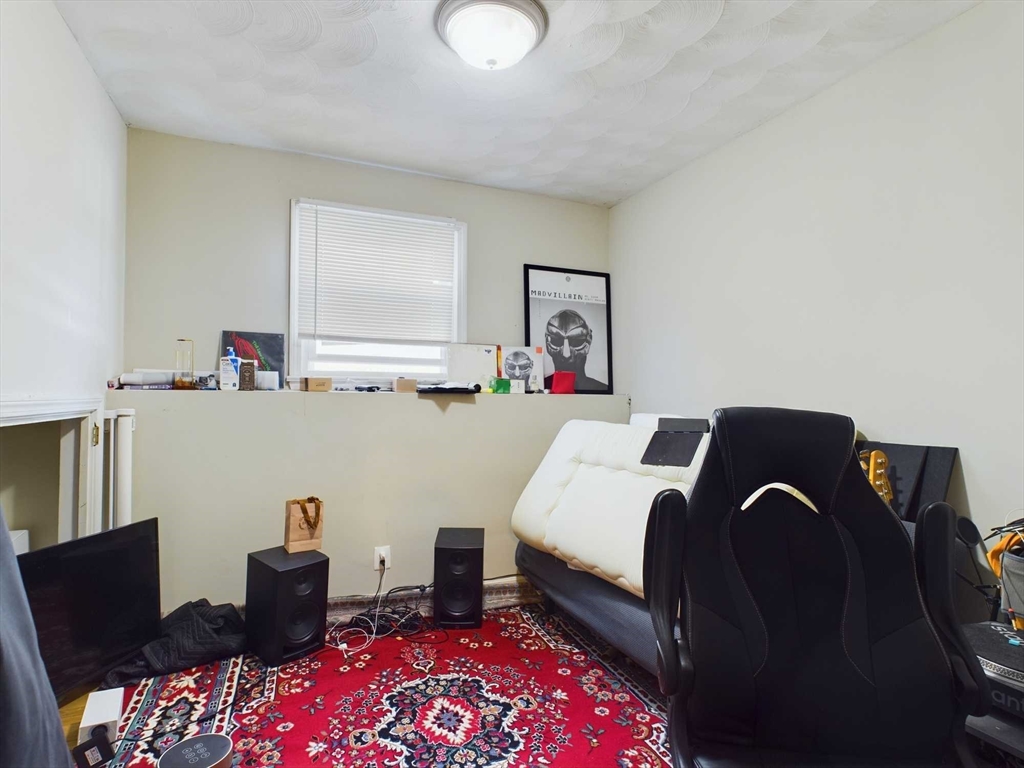 6 bed, 2.5 bath apartment for rent at 24 Chester St Unit 1, Brighton — photo 10 of 14