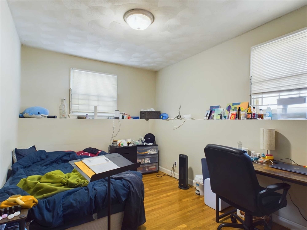 6 bed, 2.5 bath apartment for rent at 24 Chester St Unit 1, Brighton — photo 11 of 14