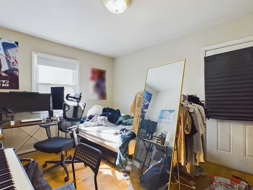 6 bed, 2.5 bath apartment for rent at 24 Chester St Unit 1, Brighton — photo 6 of 14