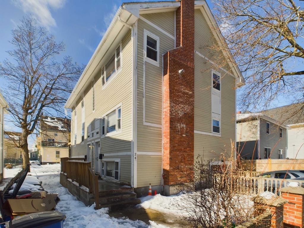 6 bed, 2.5 bath apartment for rent at 24 Chester St Unit 1, Brighton — photo 13 of 14