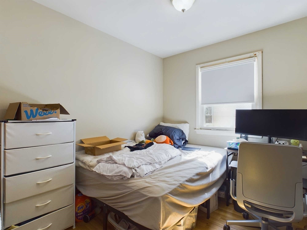 6 bed, 2.5 bath apartment for rent at 24 Chester St Unit 1, Brighton — photo 5 of 14