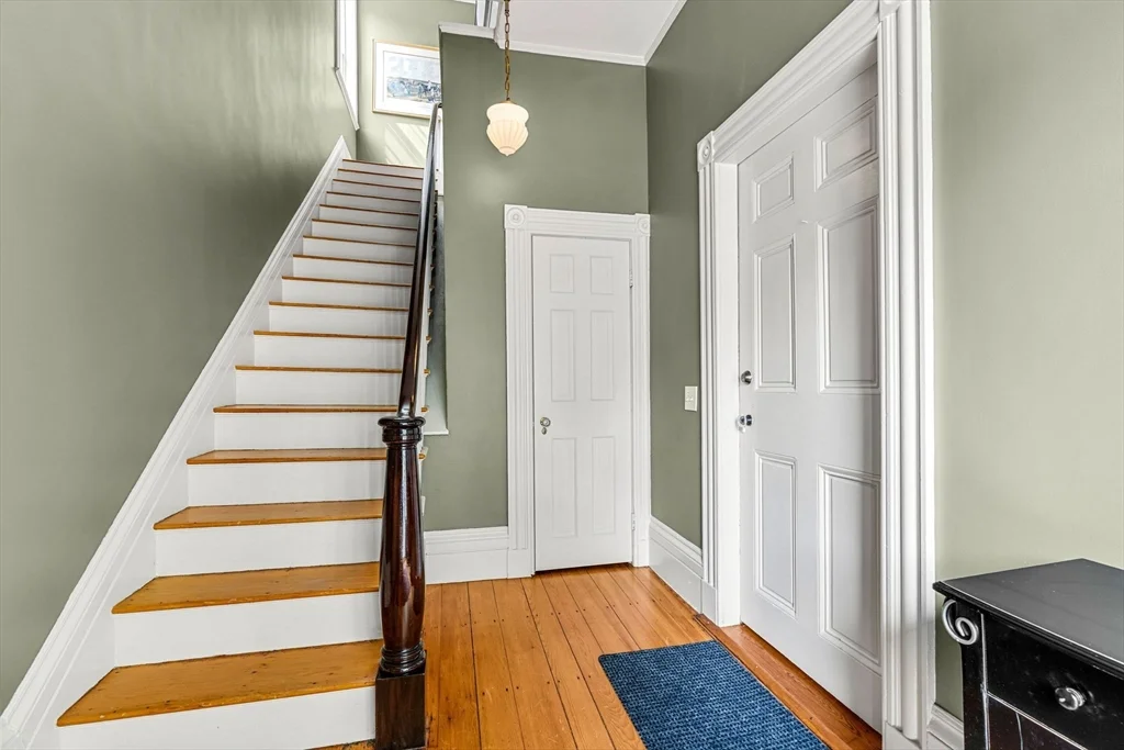 4 bed, 2 bath apartment for rent at 24 Chestnut St Unit 2, McIntire Historic District — photo 35 of 41