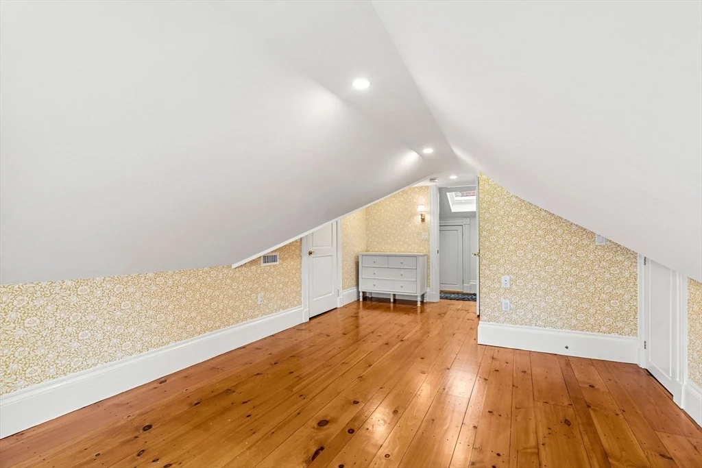 4 bed, 2 bath apartment for rent at 24 Chestnut St Unit 2, McIntire Historic District — photo 25 of 41