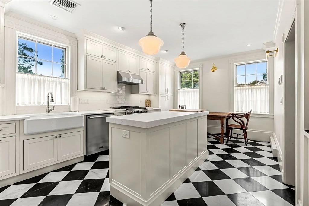 4 bed, 2 bath apartment for rent at 24 Chestnut St Unit 2, McIntire Historic District