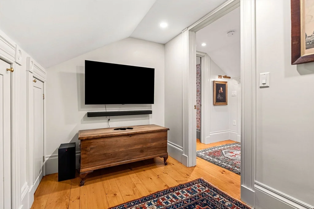4 bed, 2 bath apartment for rent at 24 Chestnut St Unit 2, McIntire Historic District — photo 27 of 41