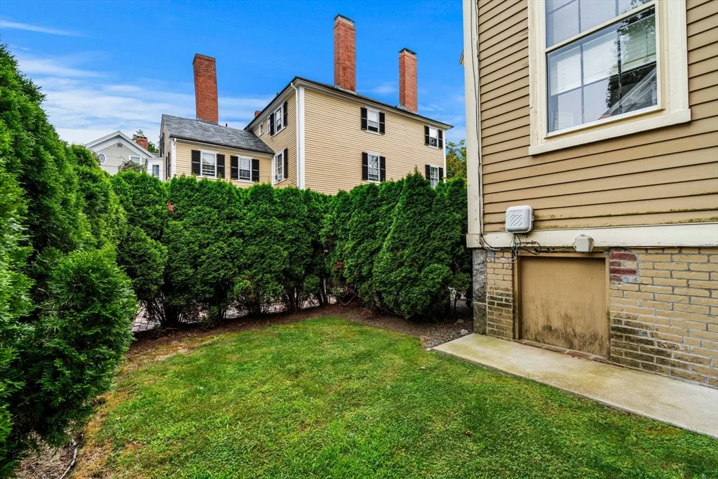 4 bed, 2 bath apartment for rent at 24 Chestnut St Unit 2, McIntire Historic District — photo 37 of 41