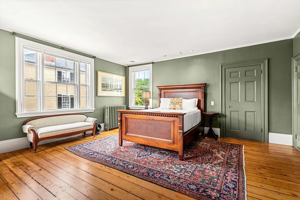 4 bed, 2 bath apartment for rent at 24 Chestnut St Unit 2, McIntire Historic District — photo 17 of 41