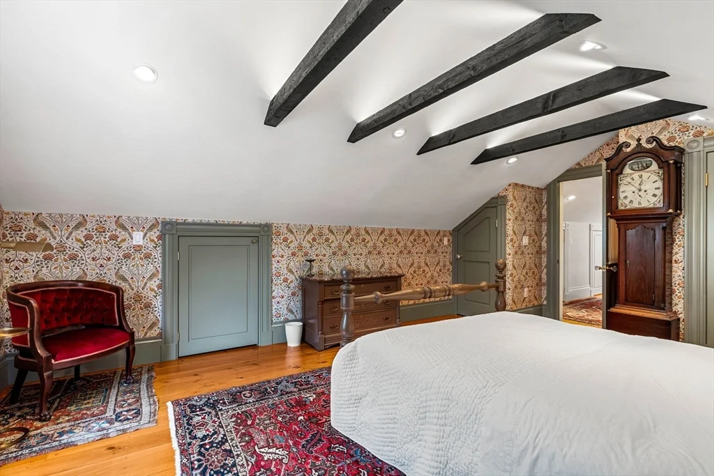 4 bed, 2 bath apartment for rent at 24 Chestnut St Unit 2, McIntire Historic District — photo 29 of 41
