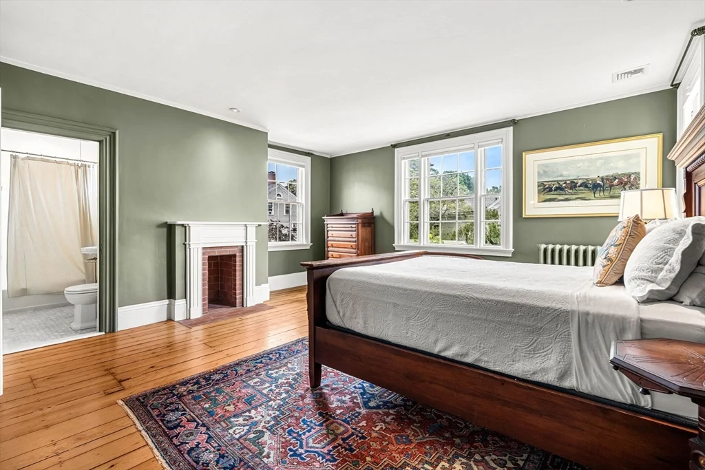 4 bed, 2 bath apartment for rent at 24 Chestnut St Unit 2, McIntire Historic District — photo 16 of 41