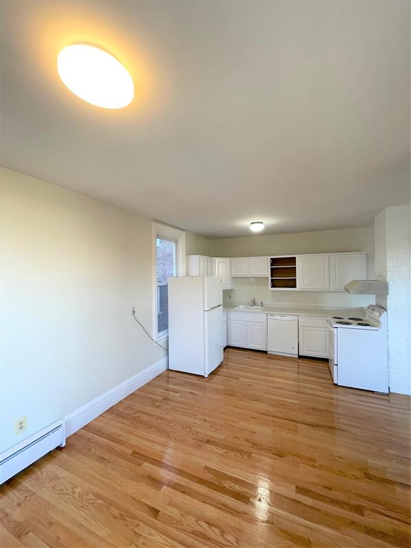 4 bed, 2 bath apartment for rent at 24 Chestnut St Unit 4, Malden — photo 3 of 27