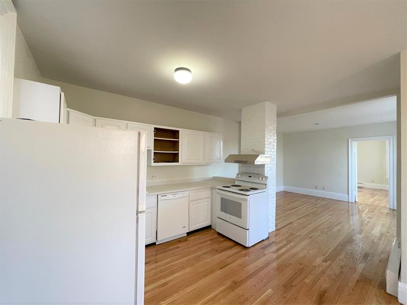 4 bed, 2 bath apartment for rent at 24 Chestnut St Unit 4, Malden — photo 2 of 27