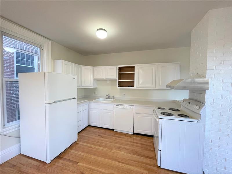 4 bed, 2 bath apartment for rent at 24 Chestnut St Unit 4, Malden — photo 1 of 27