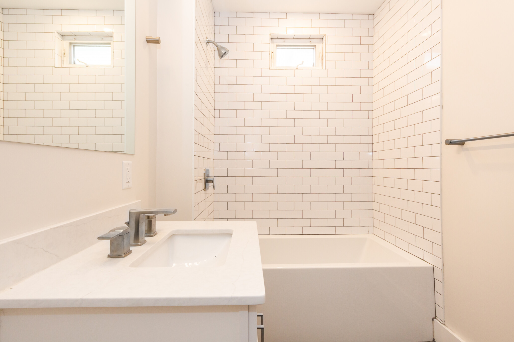 3 bed, 1.5 bath apartment for rent at 24 Clary St Unit 1L, Wellington-Harrington — photo 10 of 23