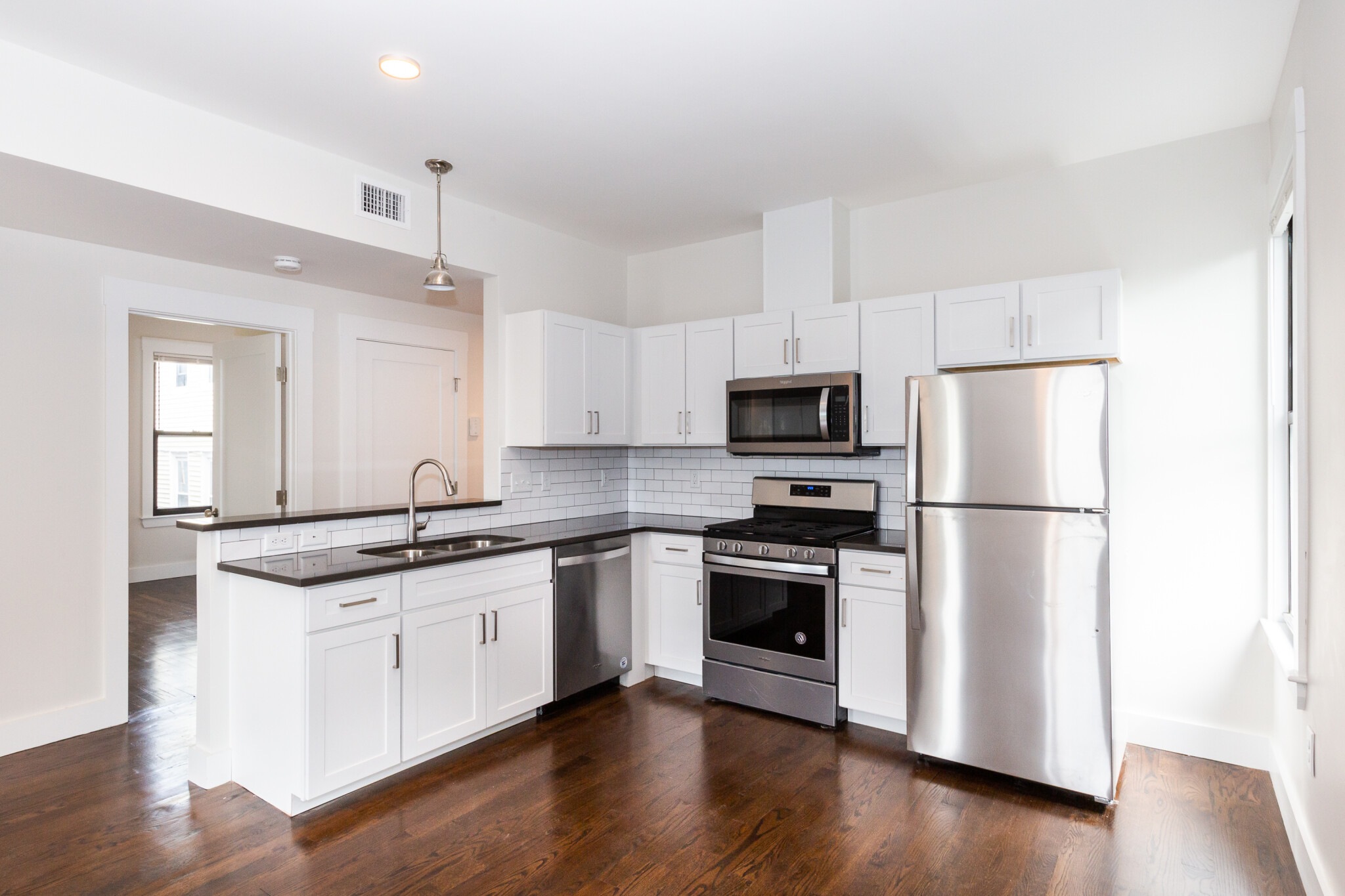 3 bed, 1.5 bath apartment for rent at 24 Clary St Unit 1L, Wellington-Harrington — photo 2 of 23