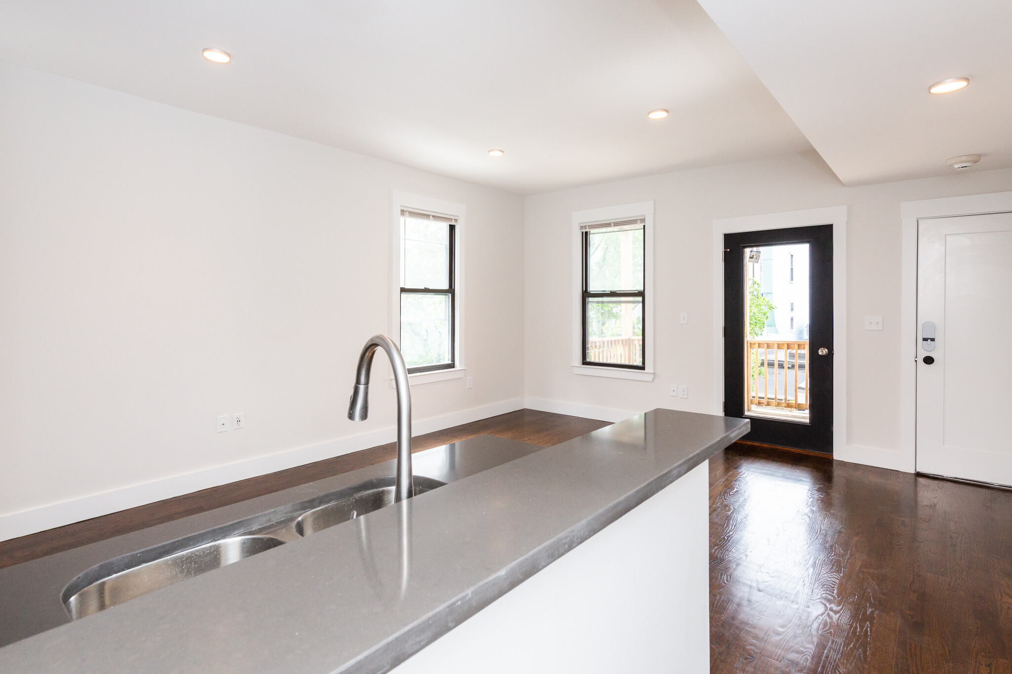 3 bed, 1.5 bath apartment for rent at 24 Clary St Unit 1L, Wellington-Harrington — photo 8 of 23