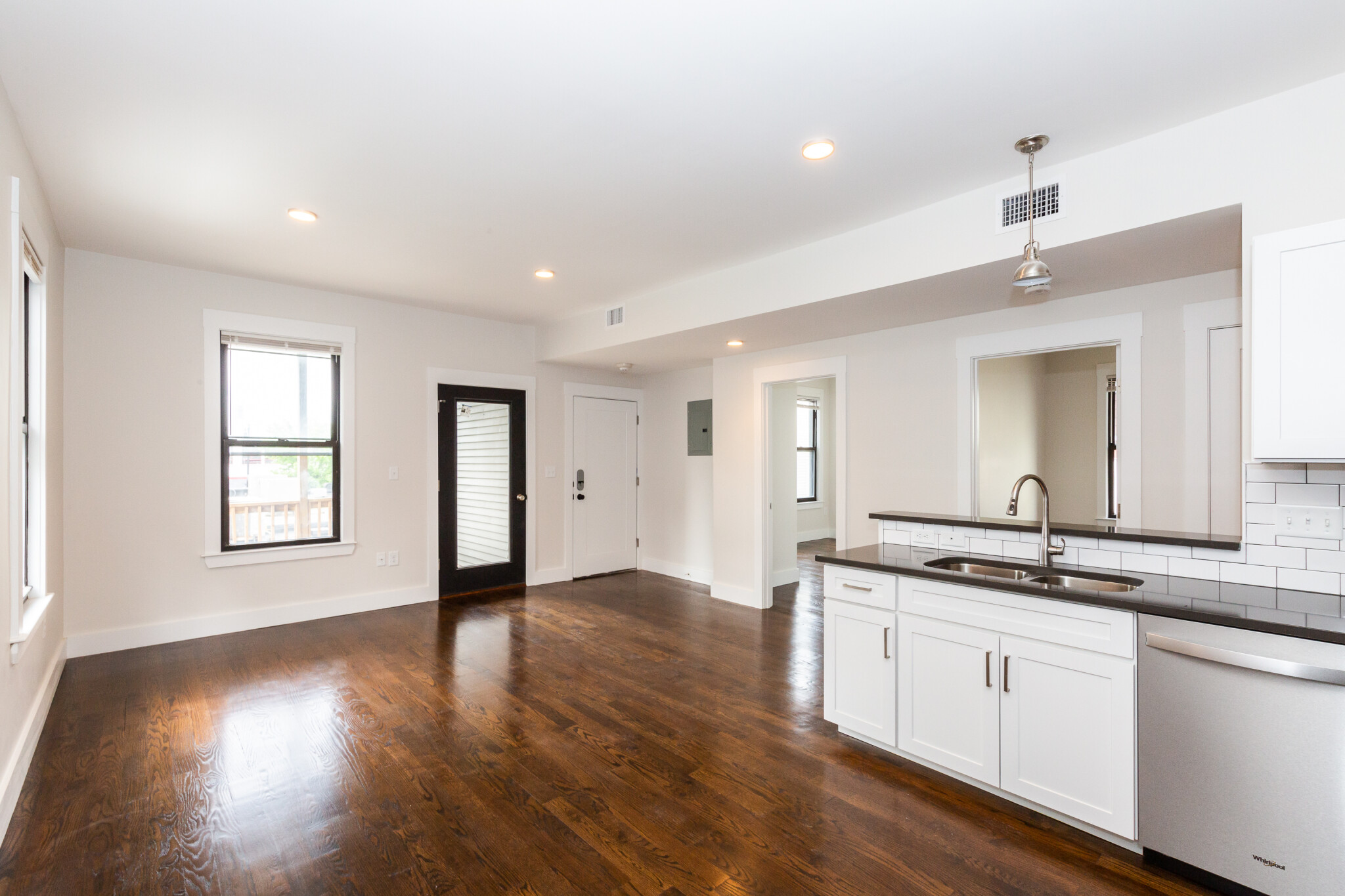 3 bed, 1.5 bath apartment for rent at 24 Clary St Unit 1L, Wellington-Harrington — photo 1 of 23