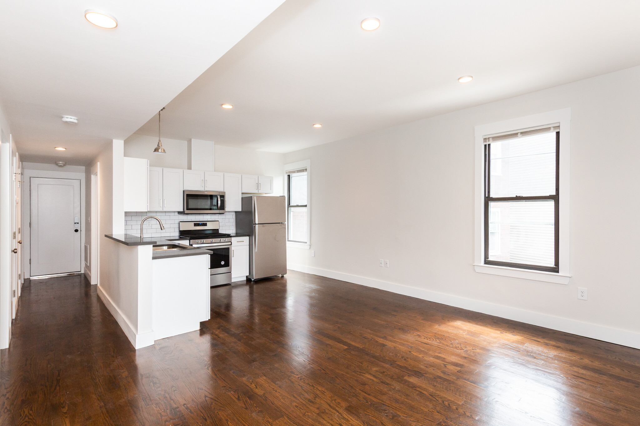 3 bed, 1.5 bath apartment for rent at 24 Clary St Unit 1L, Wellington-Harrington — photo 5 of 23