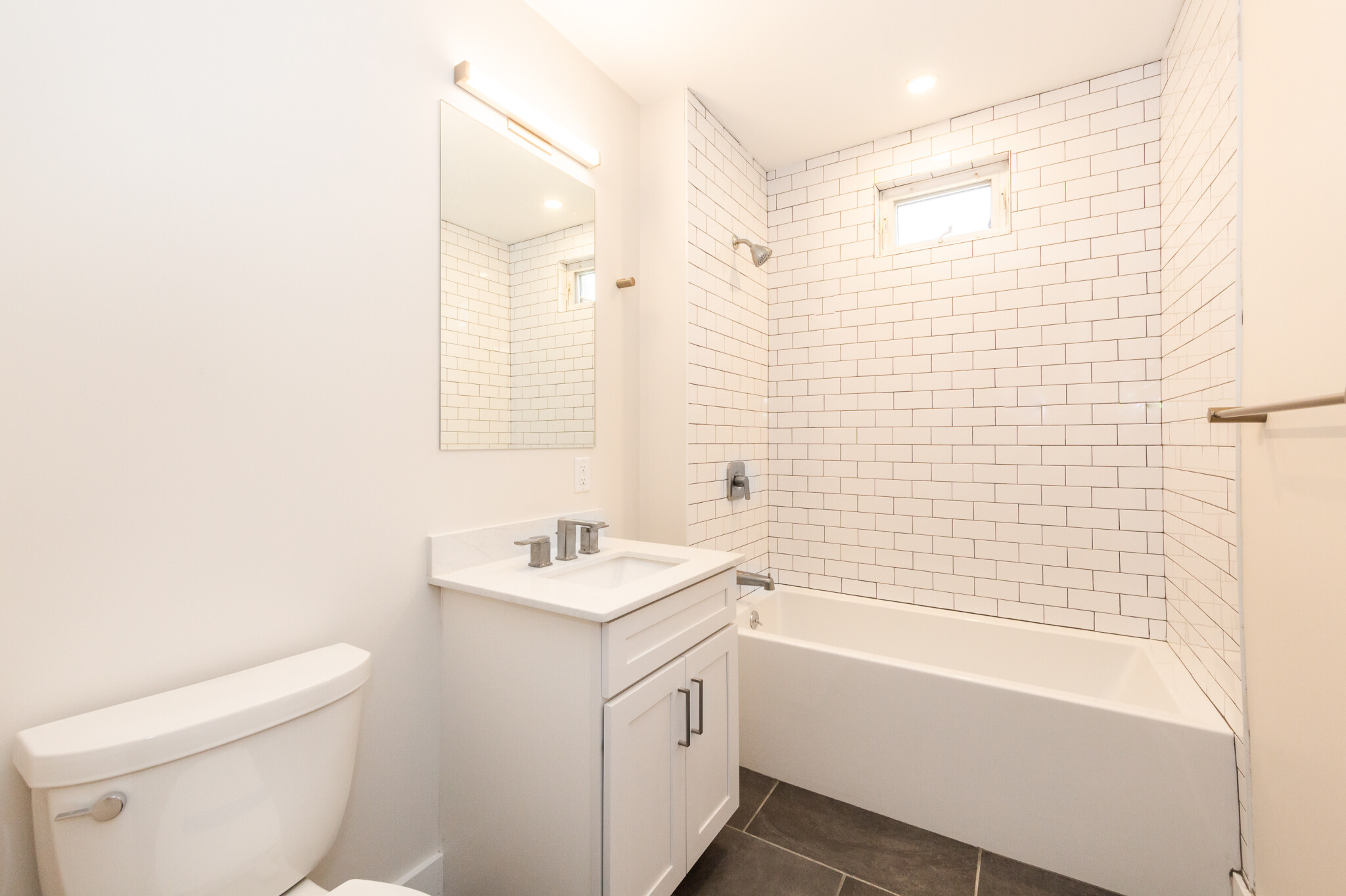3 bed, 1.5 bath apartment for rent at 24 Clary St Unit 1L, Wellington-Harrington — photo 9 of 23