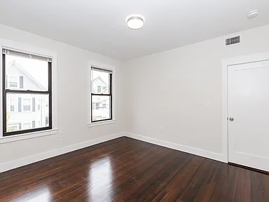 3 bed, 1.5 bath apartment for rent at 24 Clary St Unit 3R, Wellington-Harrington — photo 6 of 12