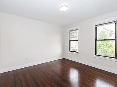3 bed, 1.5 bath apartment for rent at 24 Clary St Unit 3R, Wellington-Harrington — photo 4 of 12
