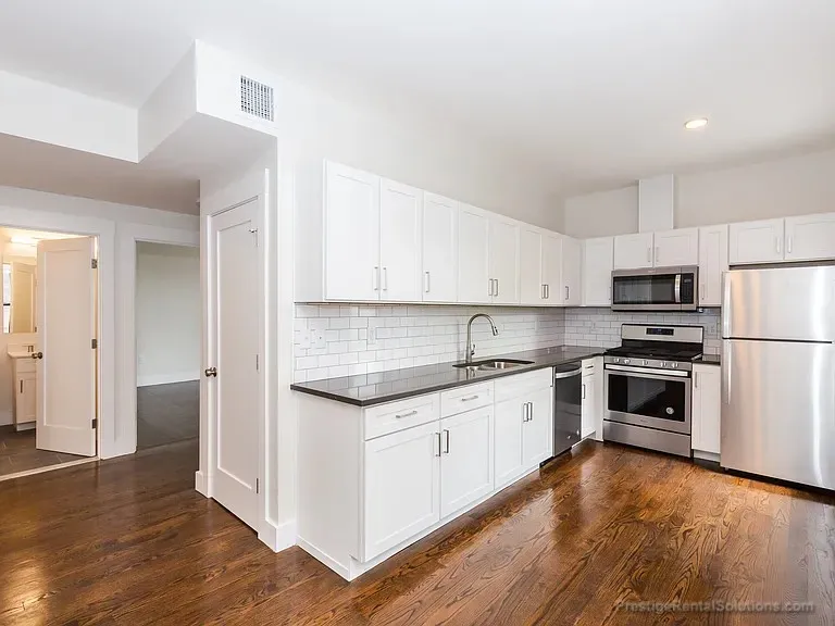 3 bed, 1.5 bath apartment for rent at 24 Clary St Unit 3R, Wellington-Harrington
