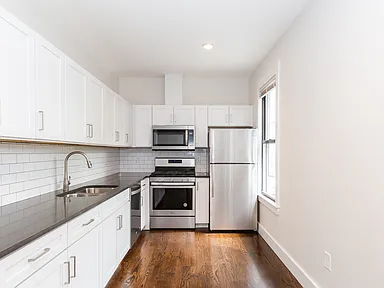 3 bed, 1.5 bath apartment for rent at 24 Clary St Unit 3R, Wellington-Harrington — photo 2 of 12
