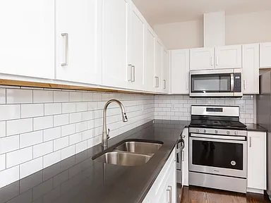 3 bed, 1.5 bath apartment for rent at 24 Clary St Unit 3R, Wellington-Harrington — photo 5 of 12