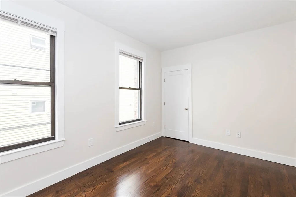 3 bed, 1 bath apartment for rent at 24 Clary Unit 3, Wellington-Harrington — photo 4 of 9