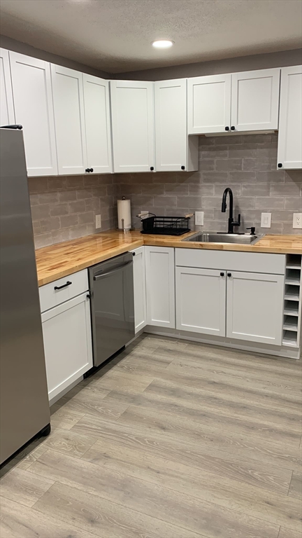 3 bed, 1 bath apartment for rent at 24 Clematis St Unit 2, Winchester — photo 3 of 31