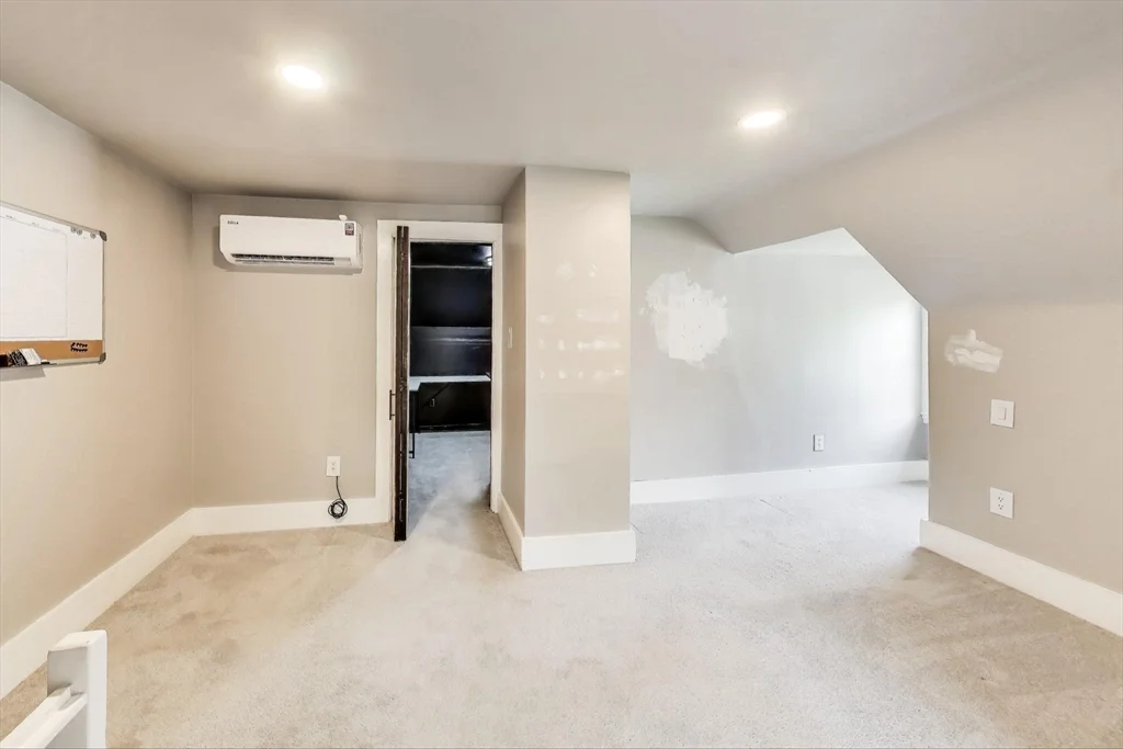 3 bed, 1 bath apartment for rent at 24 Clematis St Unit 2, Winchester — photo 23 of 31