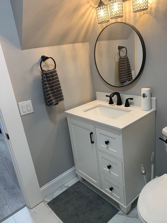 3 bed, 1 bath apartment for rent at 24 Clematis St Unit 2, Winchester — photo 9 of 31