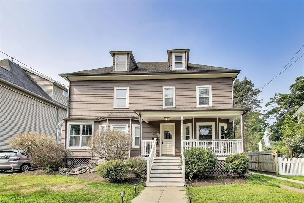 3 bed, 1 bath apartment for rent at 24 Clematis St, Winchester — photo 1 of 36