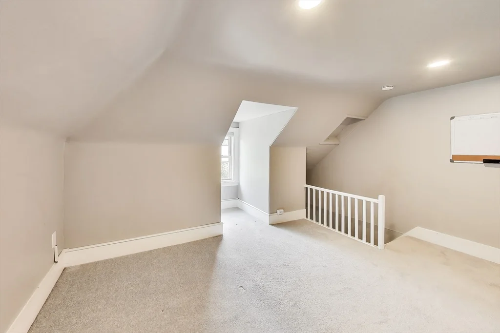 3 bed, 1 bath apartment for rent at 24 Clematis St, Winchester — photo 23 of 36